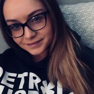 Meet your Posher, Lauren